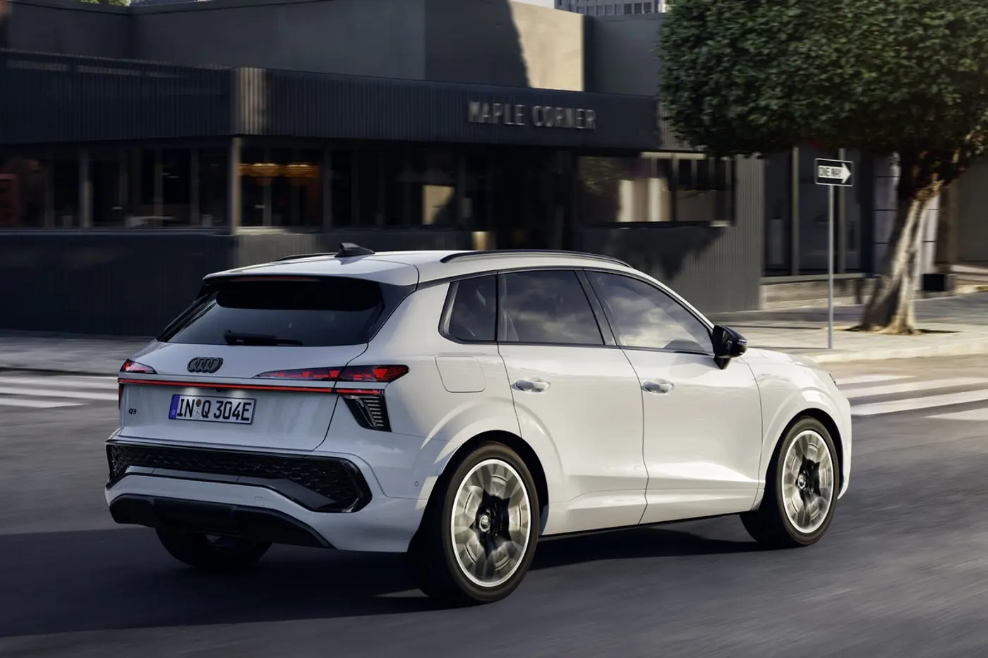 Компанию новому кроссоверу Audi Q3 составил Q3 Sportback