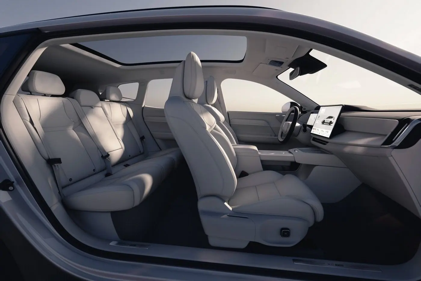 Volvo XC70 вернулся в виде гибридного кроссовера