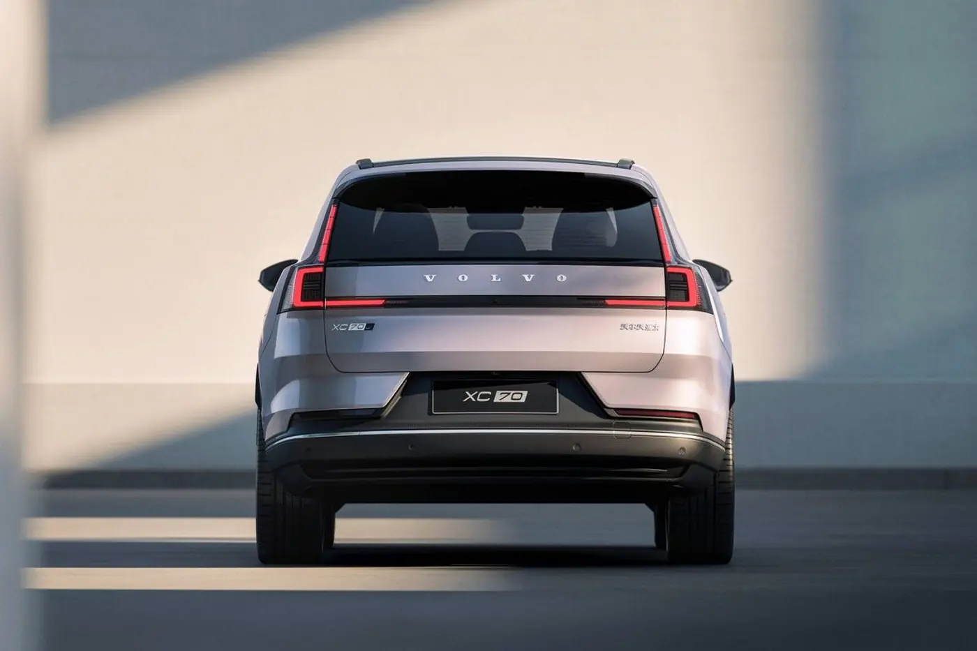 Volvo XC70 вернулся в виде гибридного кроссовера
