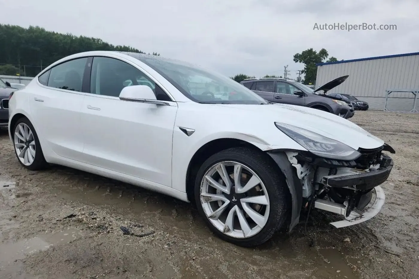 Tesla за $10 000: реальные кейсы пригона дешевого электромобиля из США