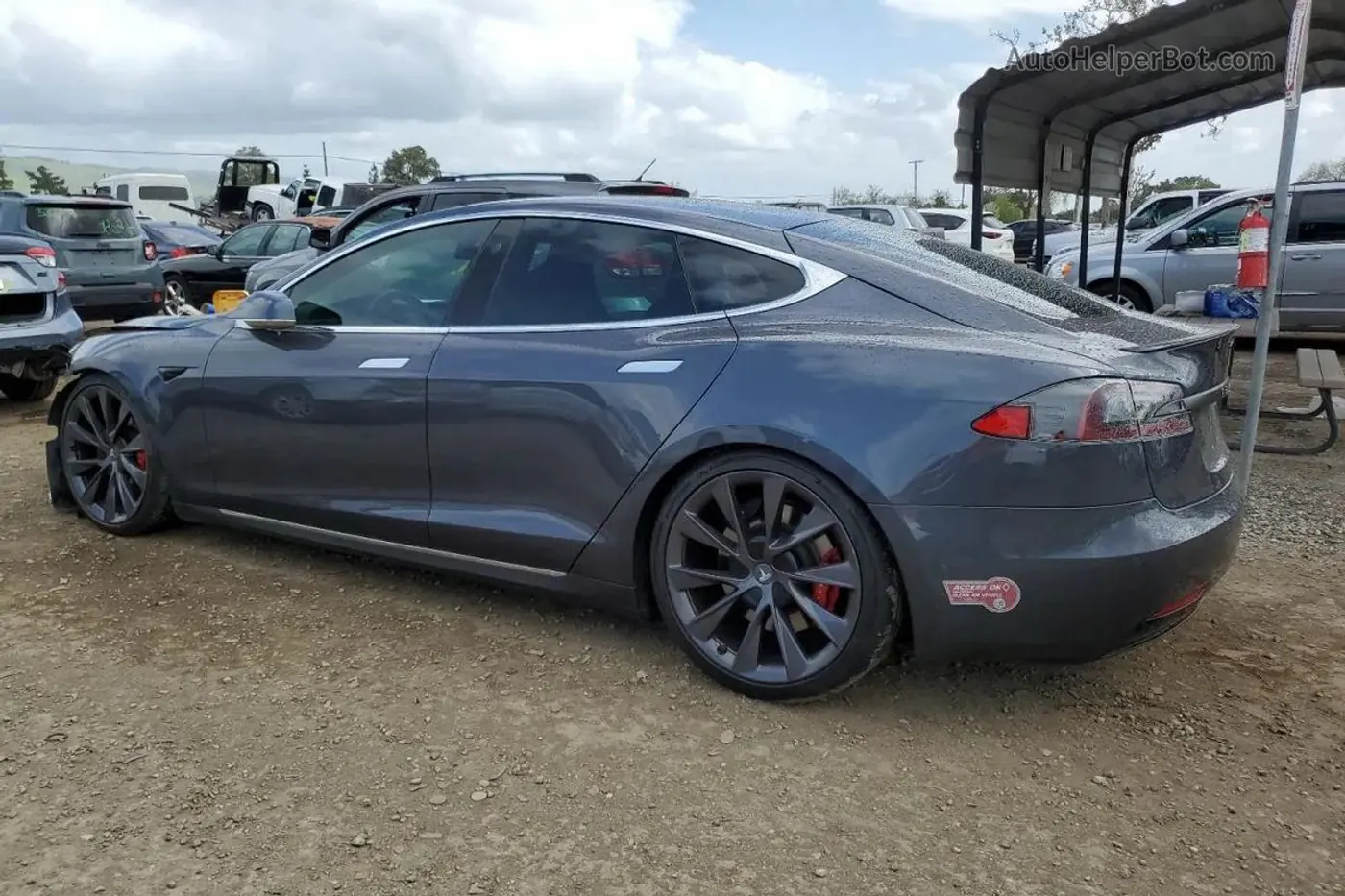 Tesla за $10 000: реальные кейсы пригона дешевого электромобиля из США