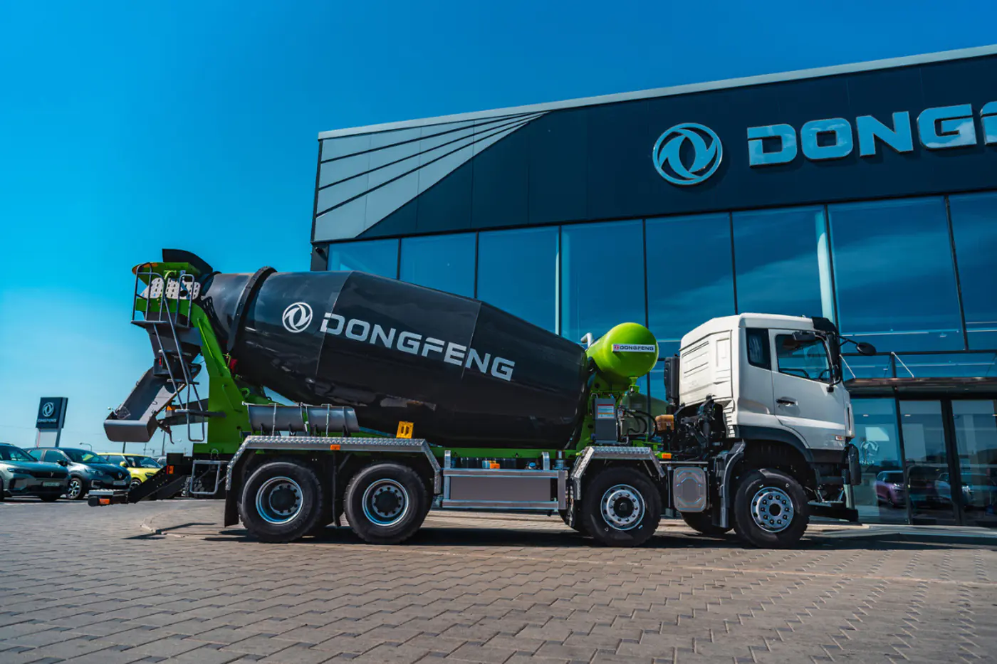 Новый автобетоносмеситель от Dongfeng поступил в продажу в Беларуси
