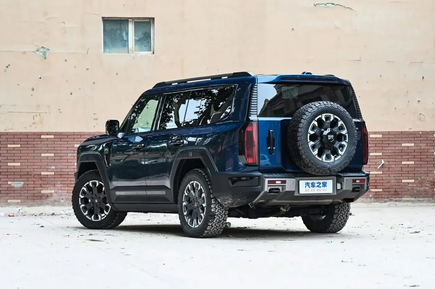 Новые гибриды, «электрички» и SUV из Китая: премьеры автошоу в Чэнду