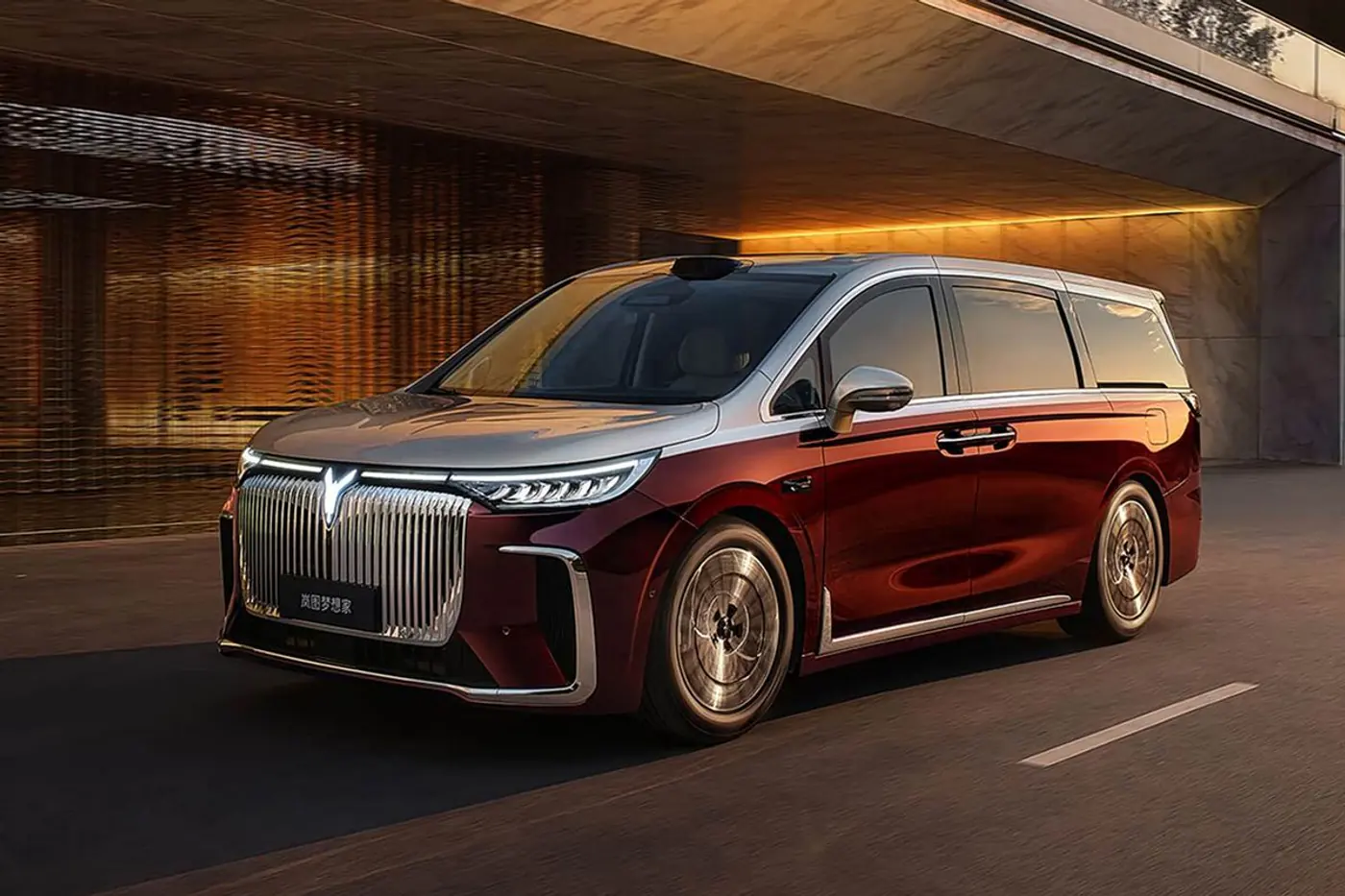 Новые гибриды, «электрички» и SUV из Китая: премьеры автошоу в Чэнду