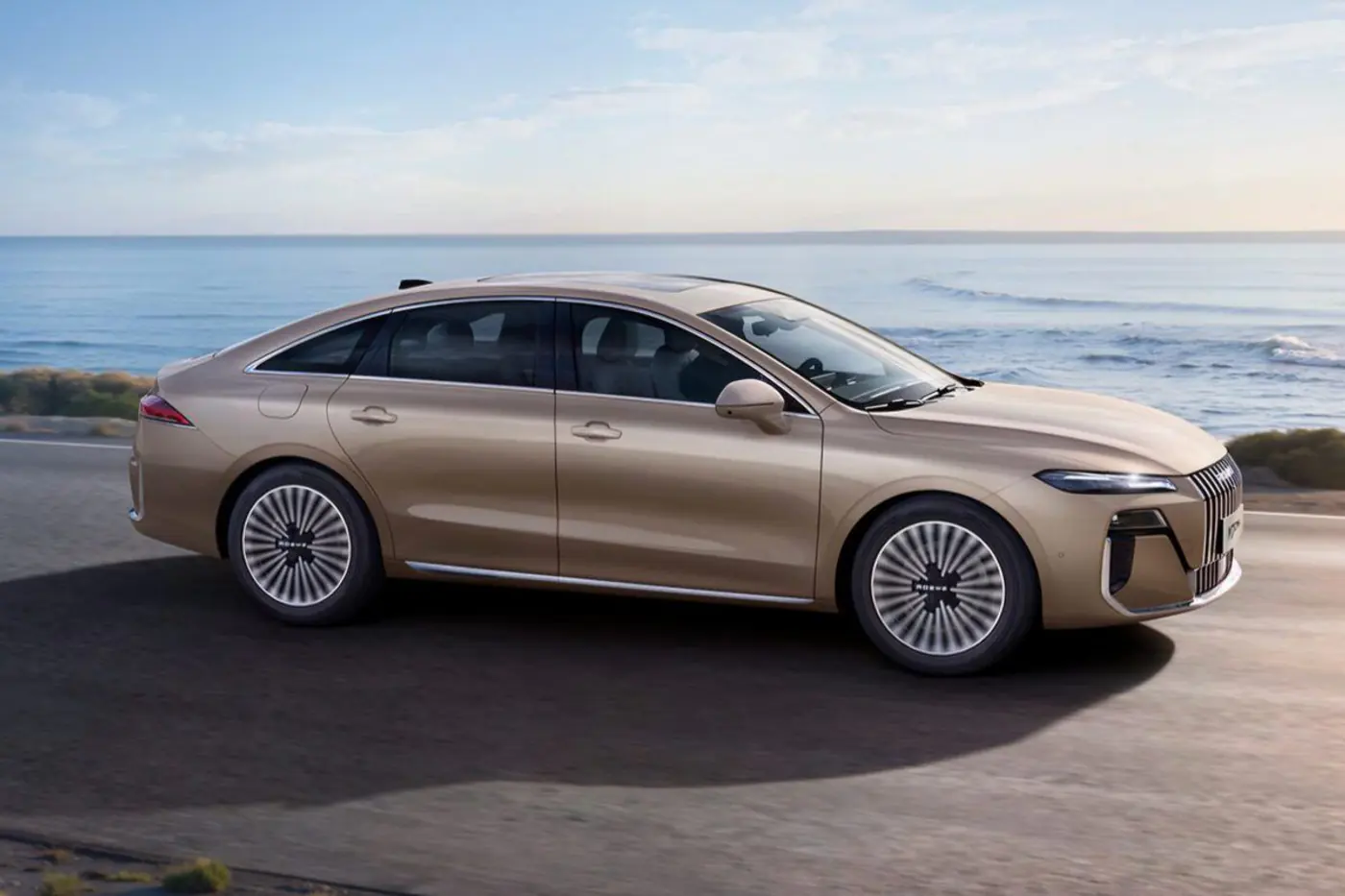 Новые гибриды, «электрички» и SUV из Китая: премьеры автошоу в Чэнду