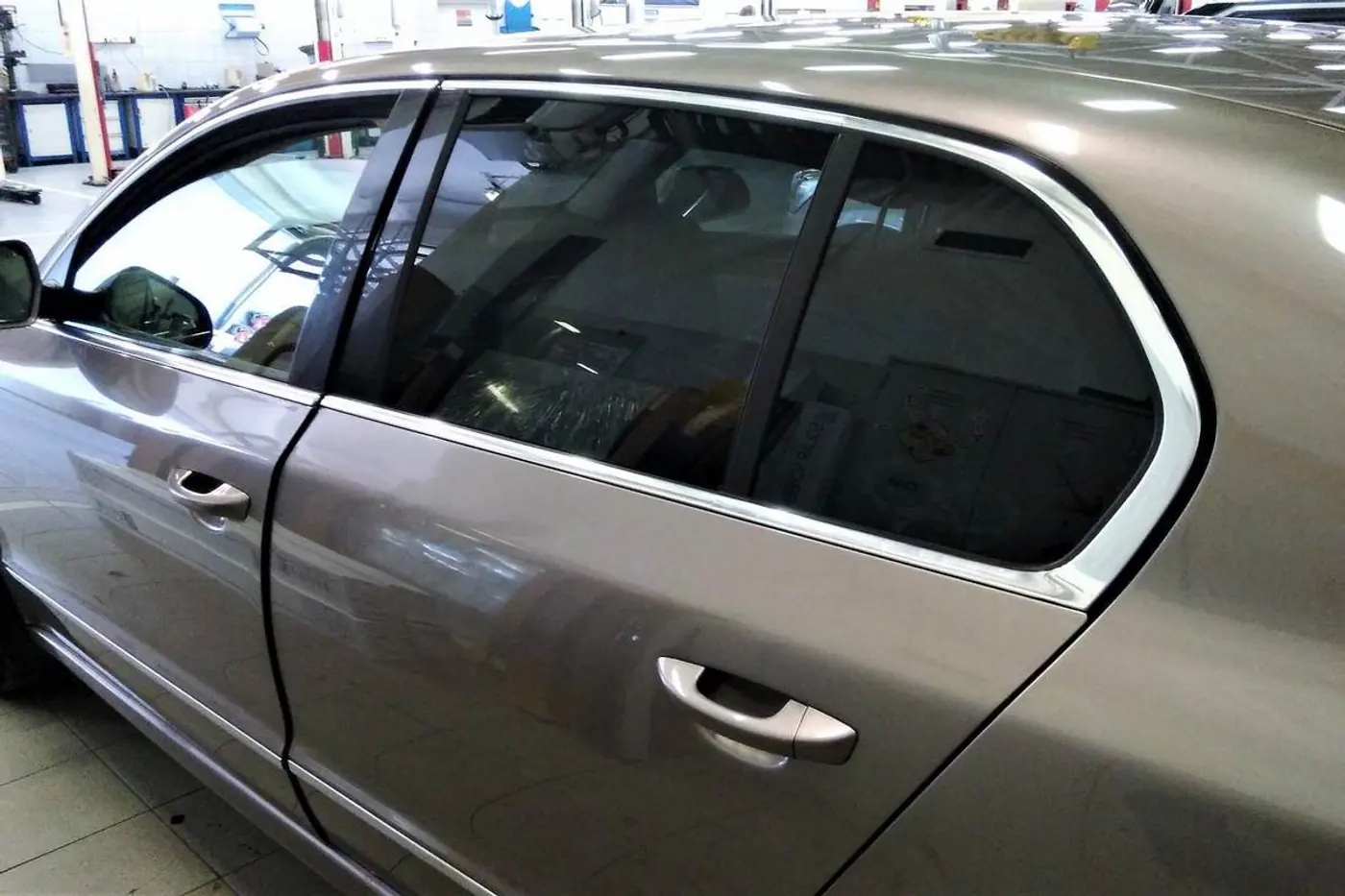 «Что такого лежит в ваших машинах, чтобы это прятать?» – белорусы делятся мнением о тонировке