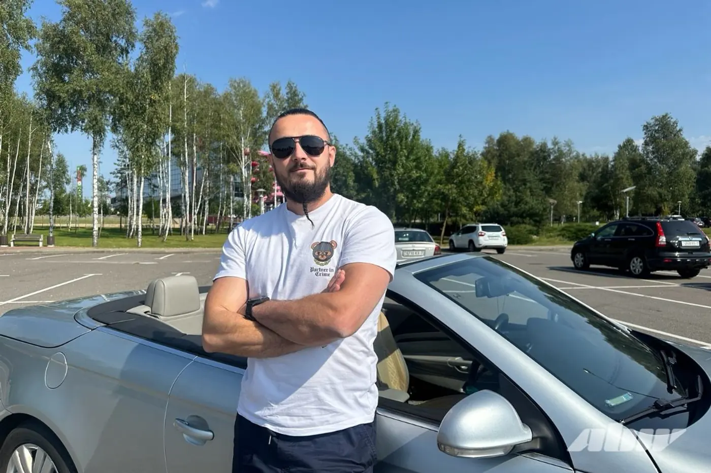 «Она рассчитана на комфорт водителя»: мнение владельца кабриолета Volkswagen Eos