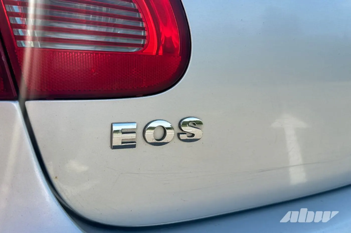 «Она рассчитана на комфорт водителя»: мнение владельца кабриолета Volkswagen Eos