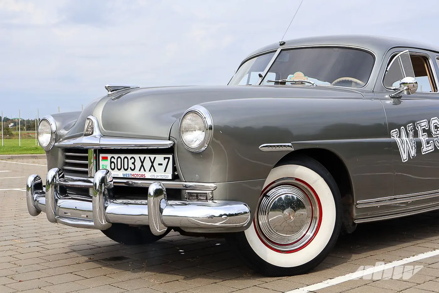 «Она как взбалмошный дед со своими приколами»: как в Беларусь попал Hudson 1949 года по цене «битка»