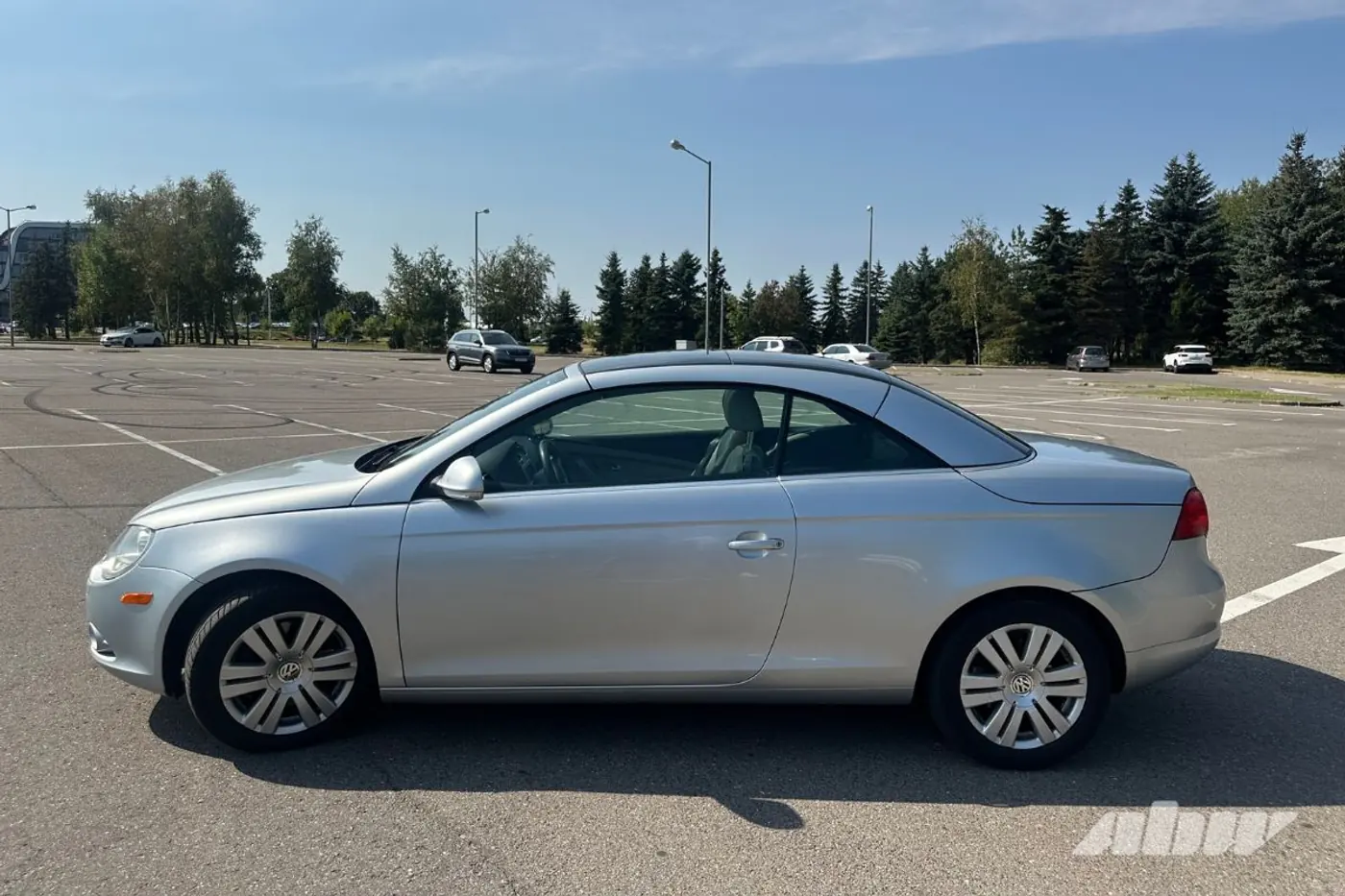 «Она рассчитана на комфорт водителя»: мнение владельца кабриолета Volkswagen Eos