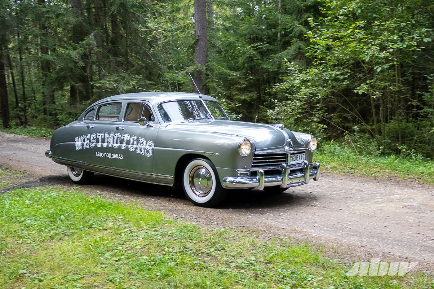 «Она как взбалмошный дед со своими приколами»: как в Беларусь попал Hudson 1949 года по цене «битка»