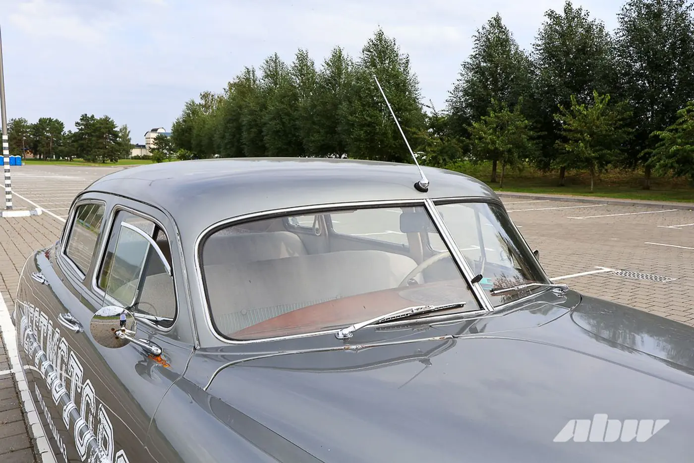 «Она как взбалмошный дед со своими приколами»: как в Беларусь попал Hudson 1949 года по цене «битка»