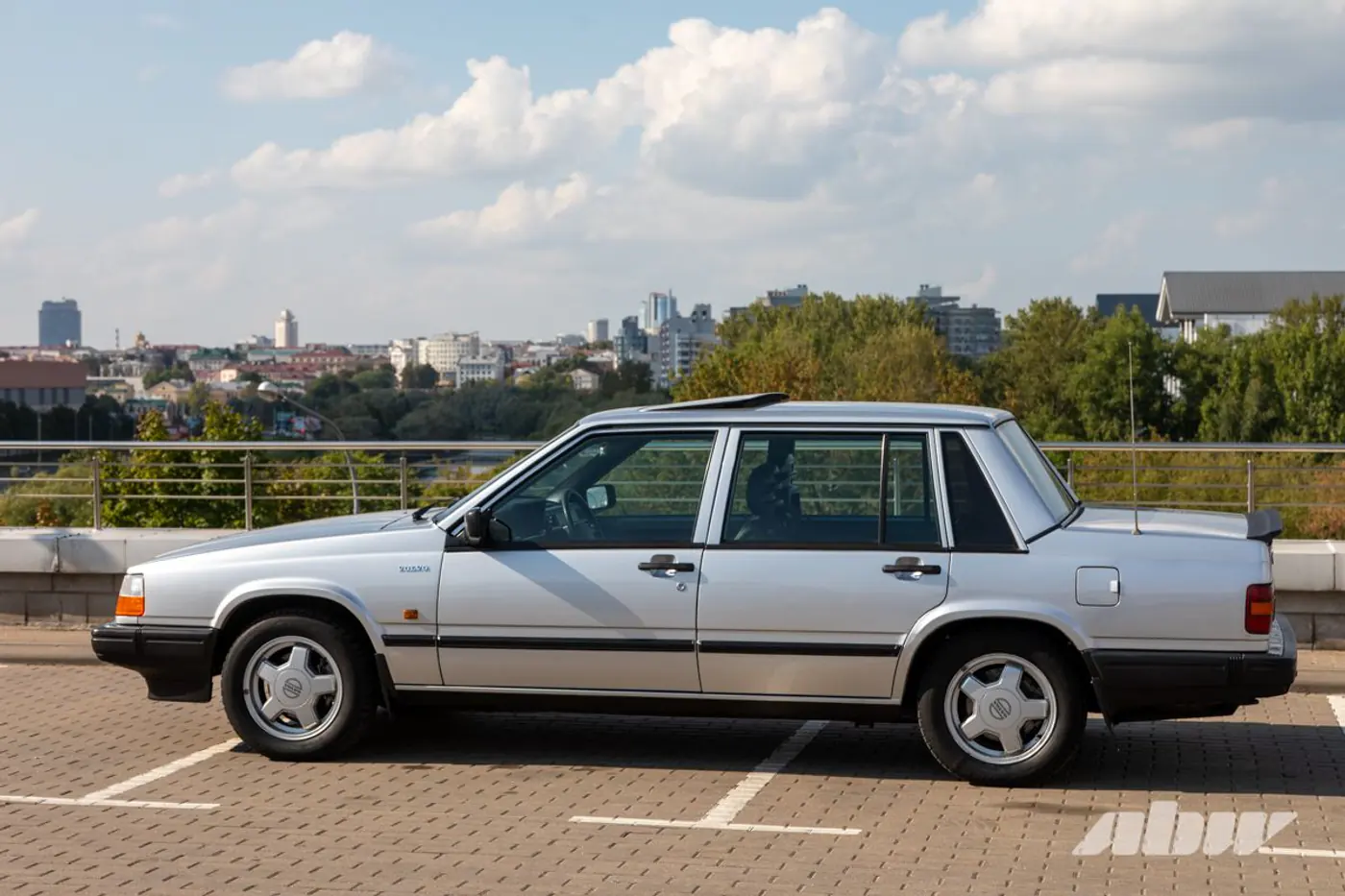 «Он никогда не станет новым». Белорус – о восстановлении Volvo 740 GLT