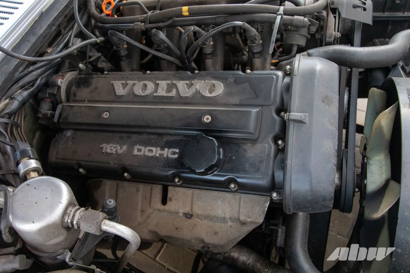 «Он никогда не станет новым». Белорус – о восстановлении Volvo 740 GLT