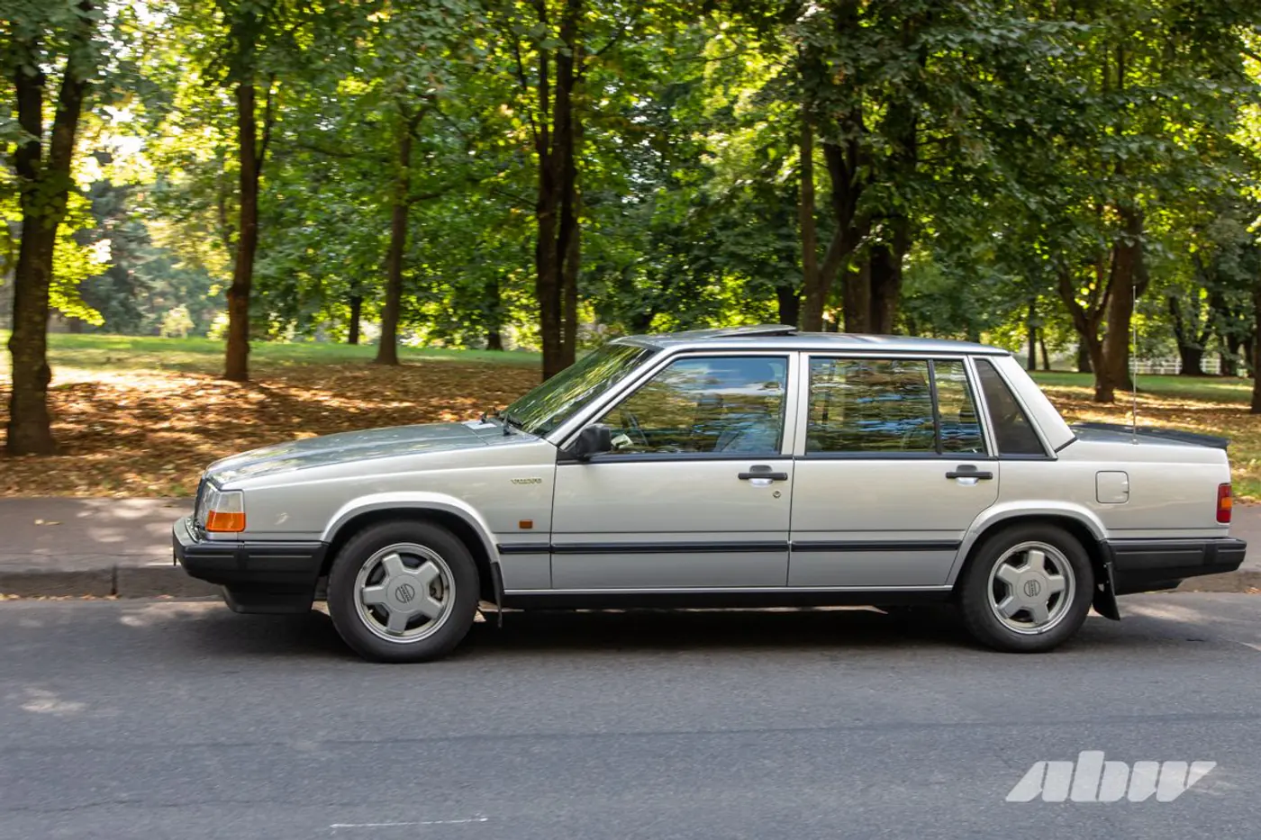 «Он никогда не станет новым». Белорус – о восстановлении Volvo 740 GLT