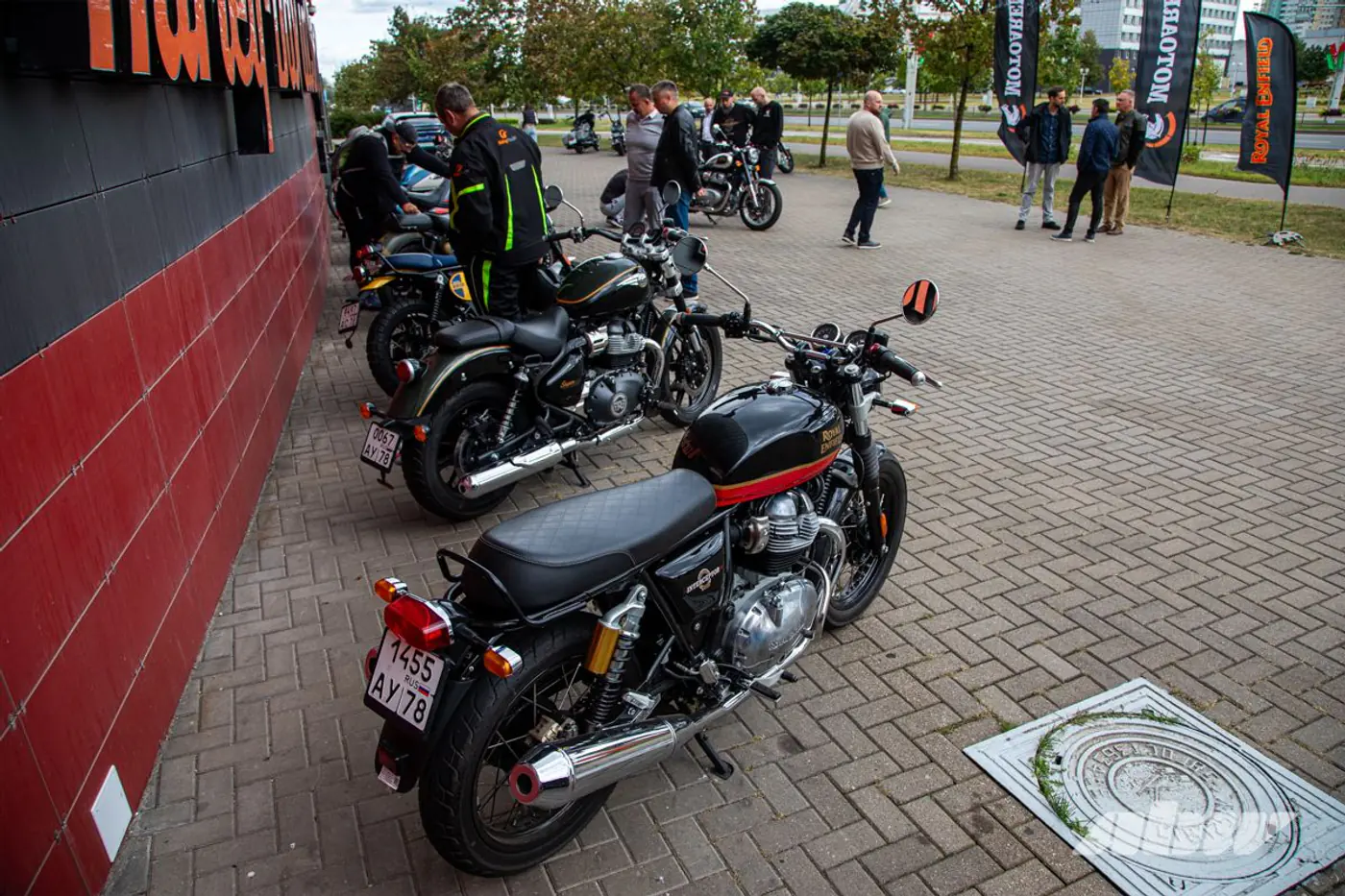 Потомки короля: знакомимся с мотоциклами Royal Enfield