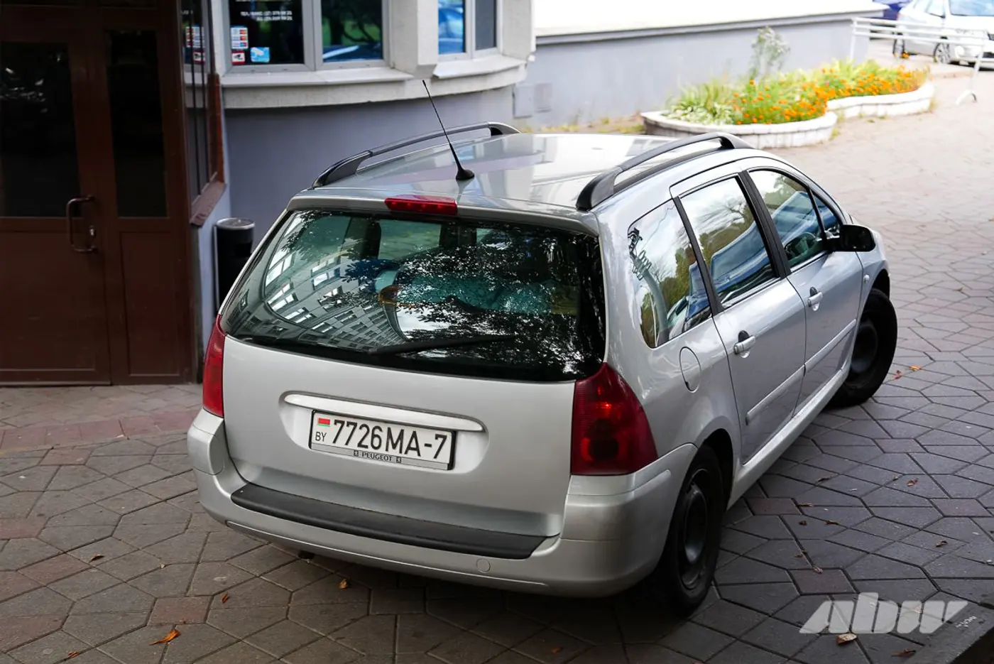«Продать жалко, хотя возраст дает о себе знать»: мнение владельца Peugeot 307