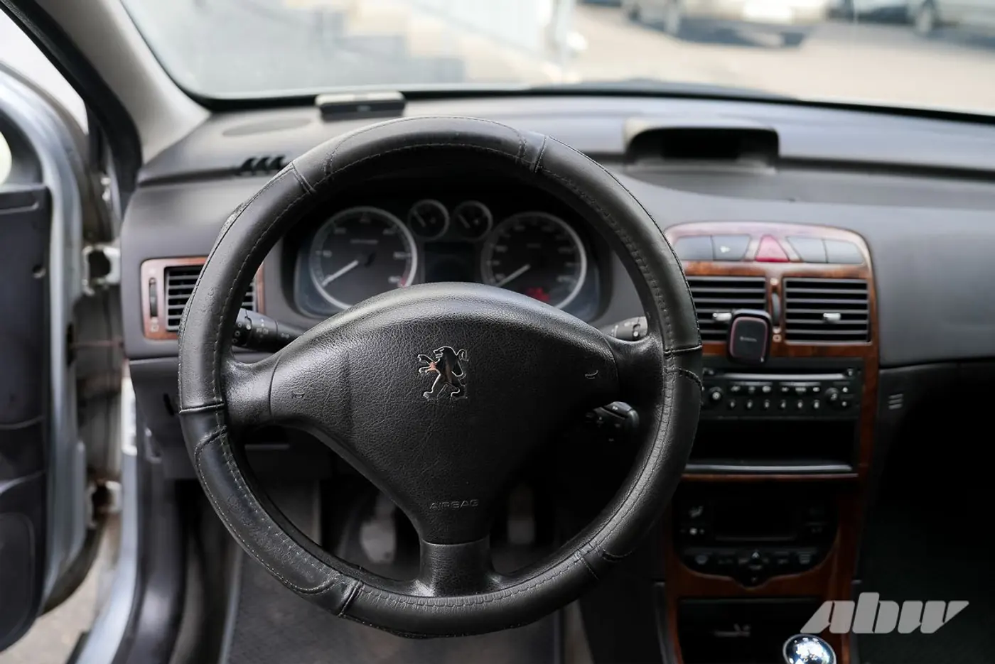 «Продать жалко, хотя возраст дает о себе знать»: мнение владельца Peugeot 307