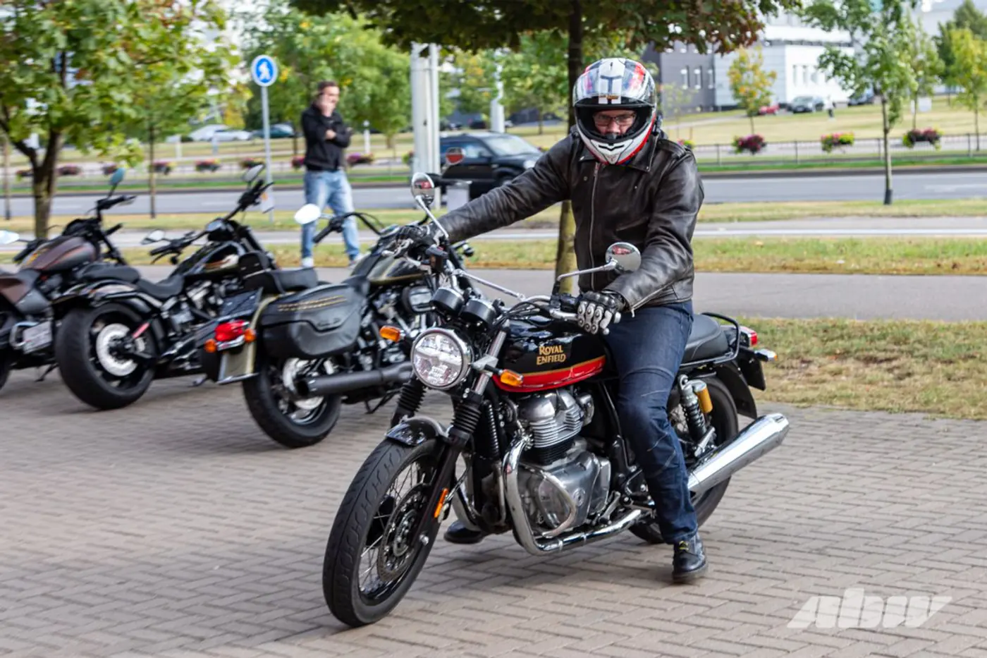 Потомки короля: знакомимся с мотоциклами Royal Enfield