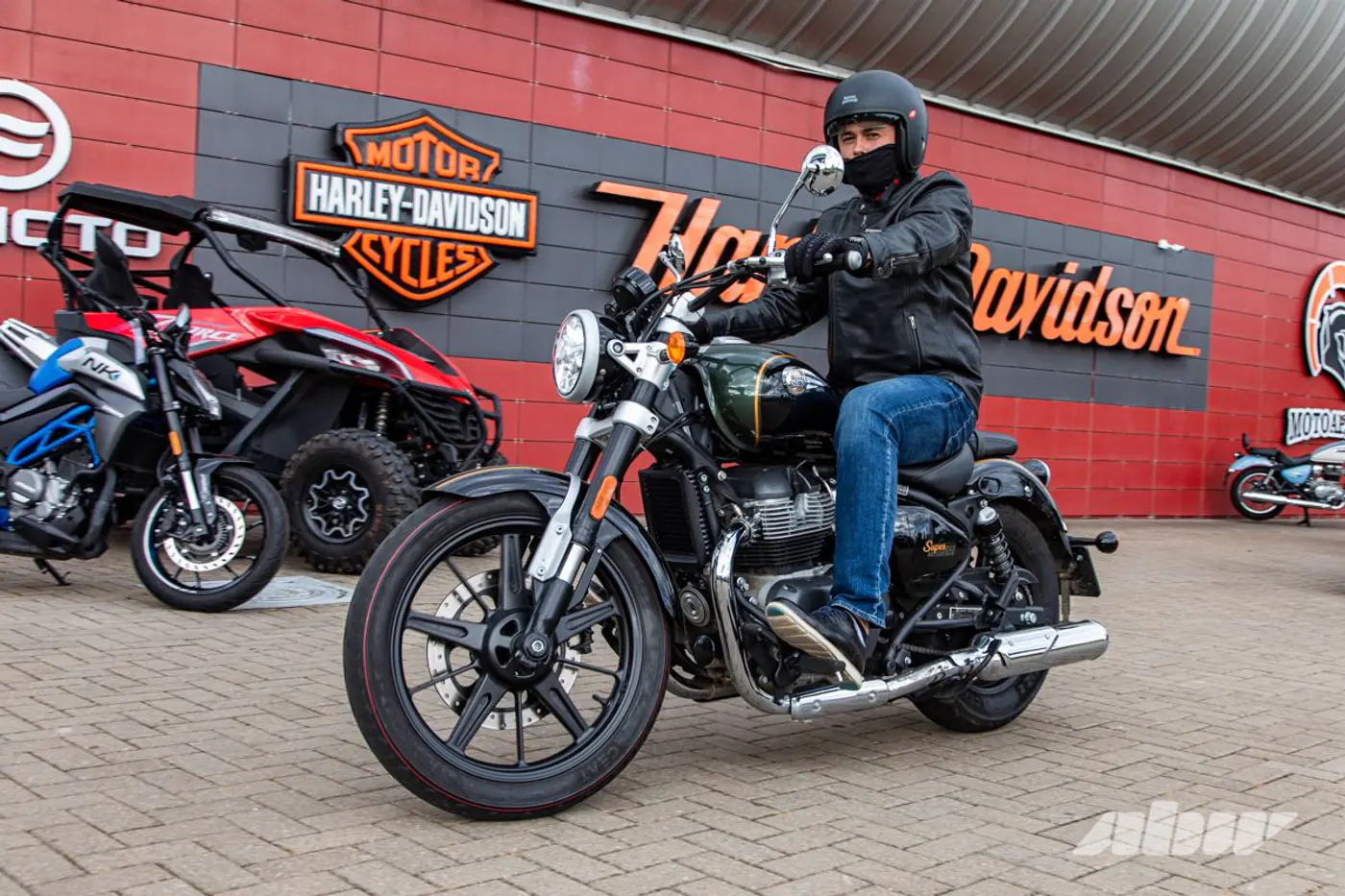 Потомки короля: знакомимся с мотоциклами Royal Enfield