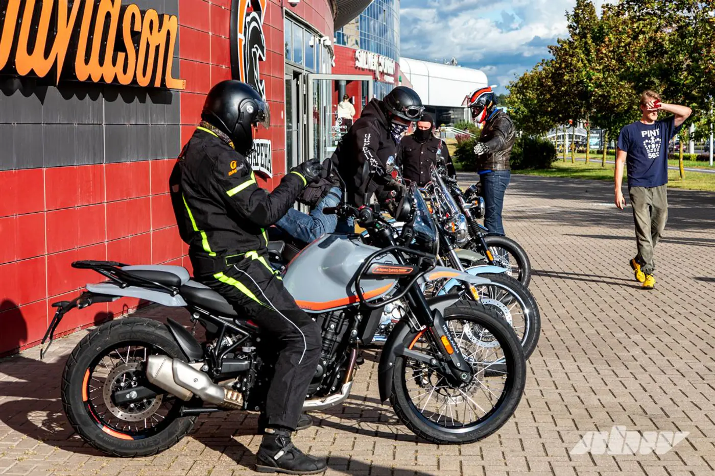 Потомки короля: знакомимся с мотоциклами Royal Enfield