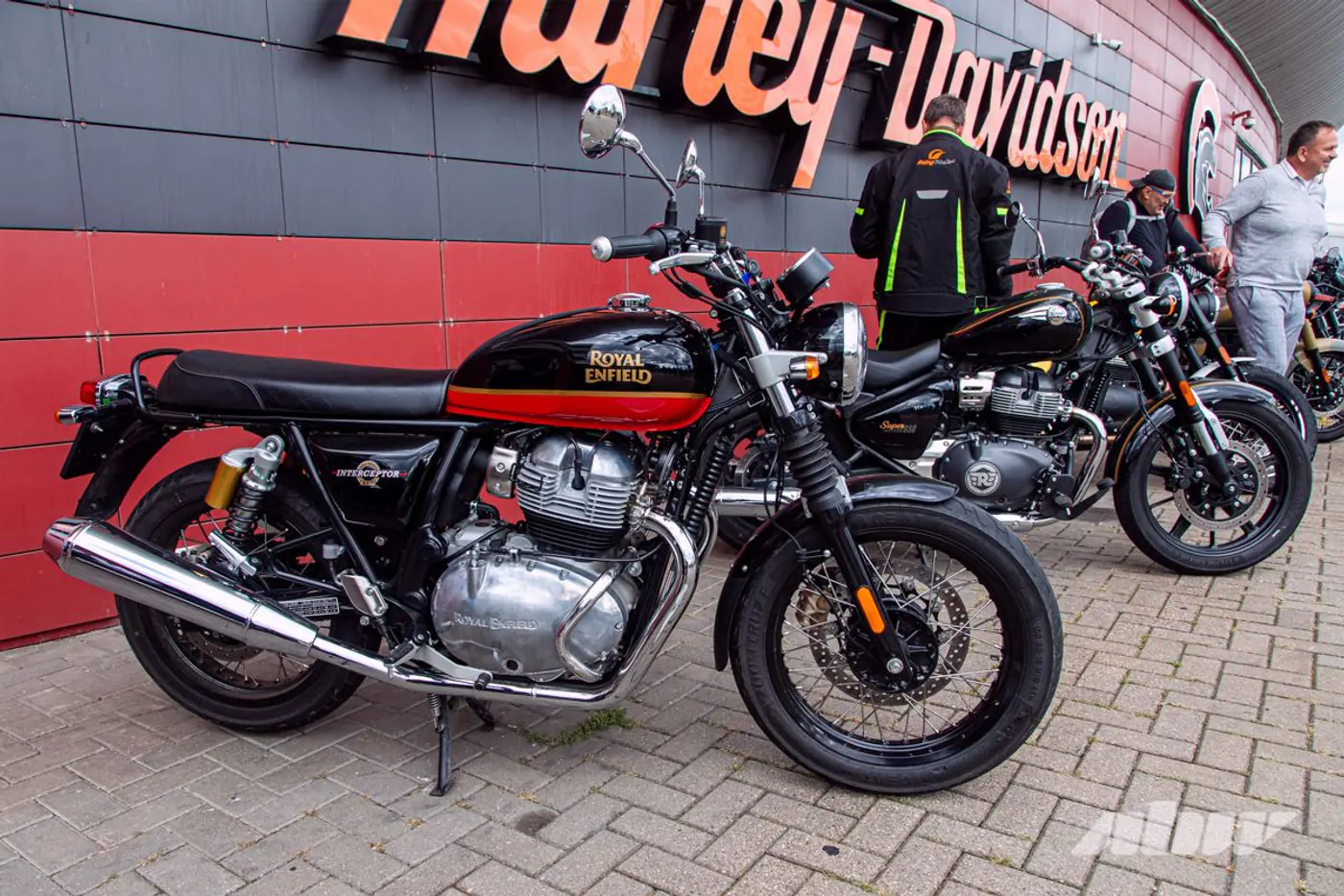 Потомки короля: знакомимся с мотоциклами Royal Enfield