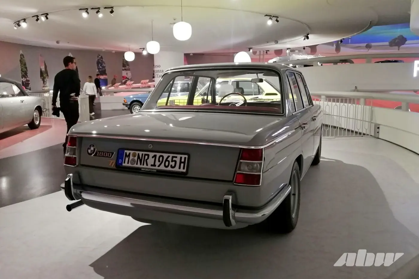 «Новый класс» с узкими «ноздрями»: знакомимся с новым кроссовером BMW iX3