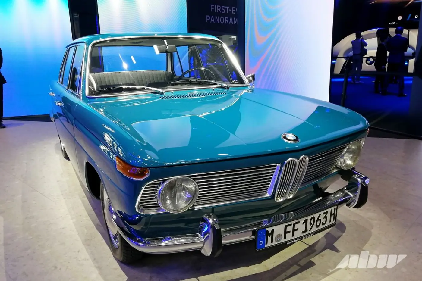 «Новый класс» с узкими «ноздрями»: знакомимся с новым кроссовером BMW iX3