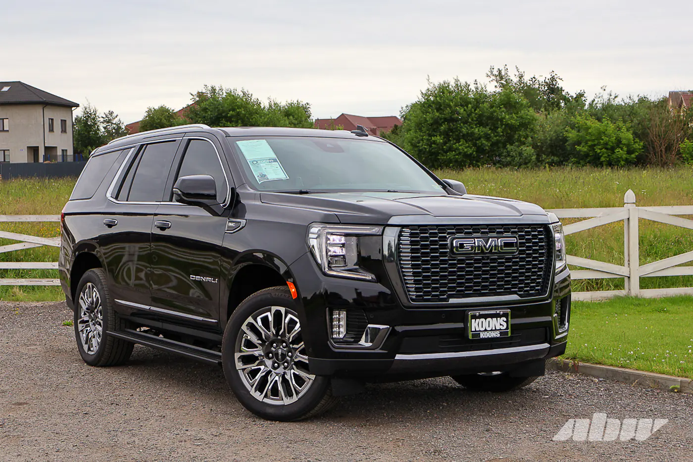 Внушает уважение: как в Беларусь попал редкий GMC Yukon Denali, да еще и по безналу с НДС