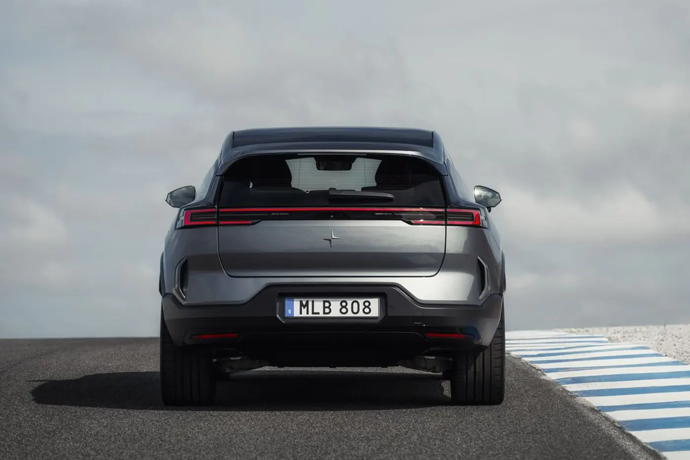 Мощнее и быстрее: кроссовер Polestar 3 перешел на 800-вольтовую систему