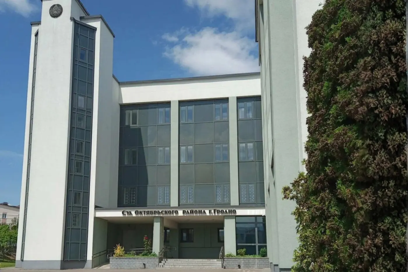 Более 13 тысяч штраф и 3,5 года – в Гродно осудили организатора схемы взяток от имени ГАИ