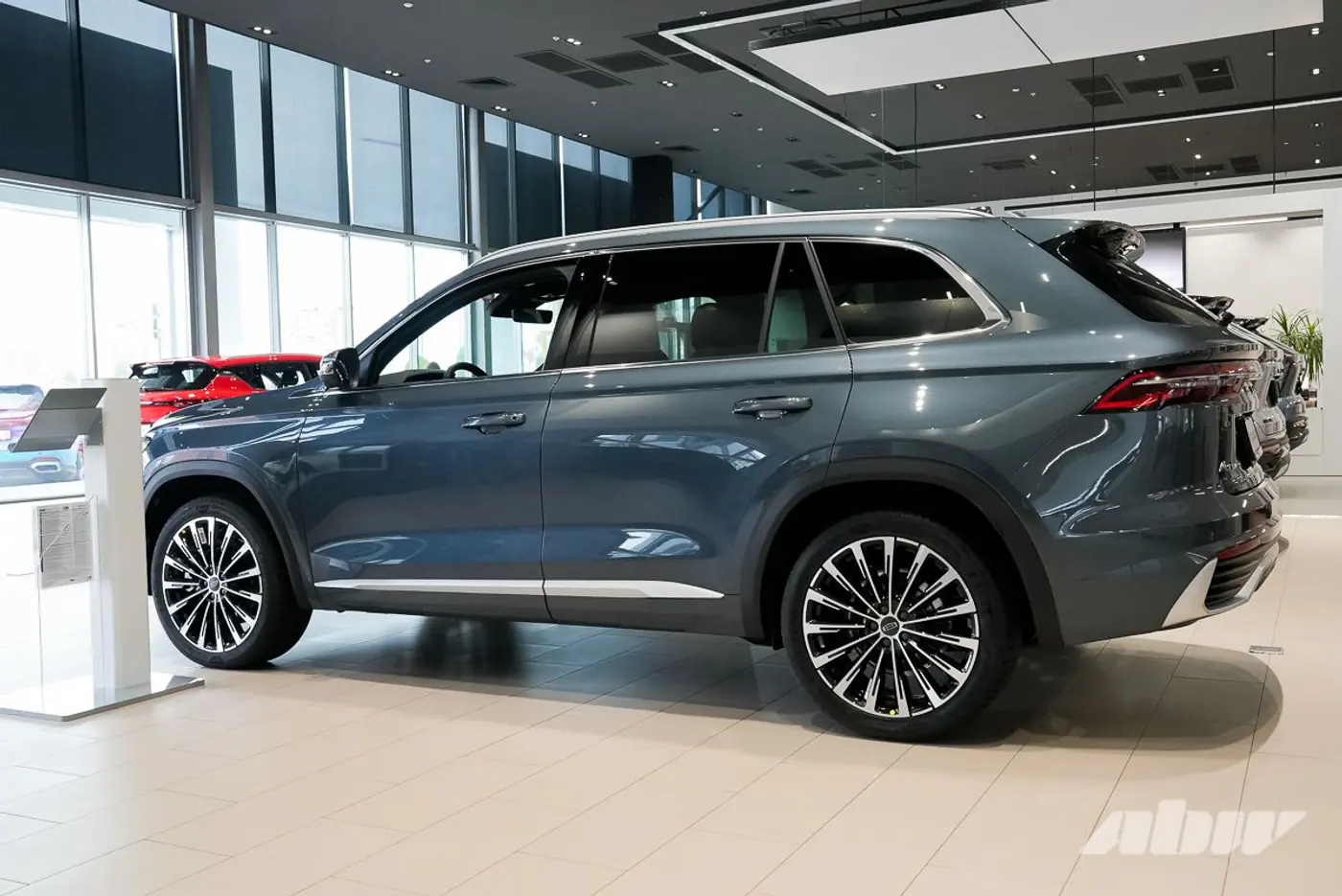 Обновленный Geely Monjaro белорусской сборки получил ОТТС