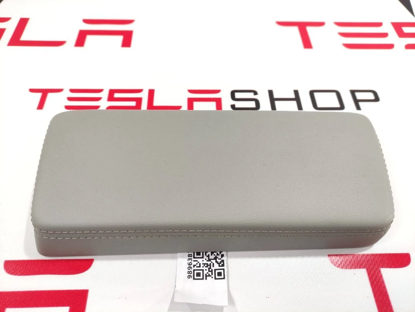 Подлокотник к Tesla Model S 2020