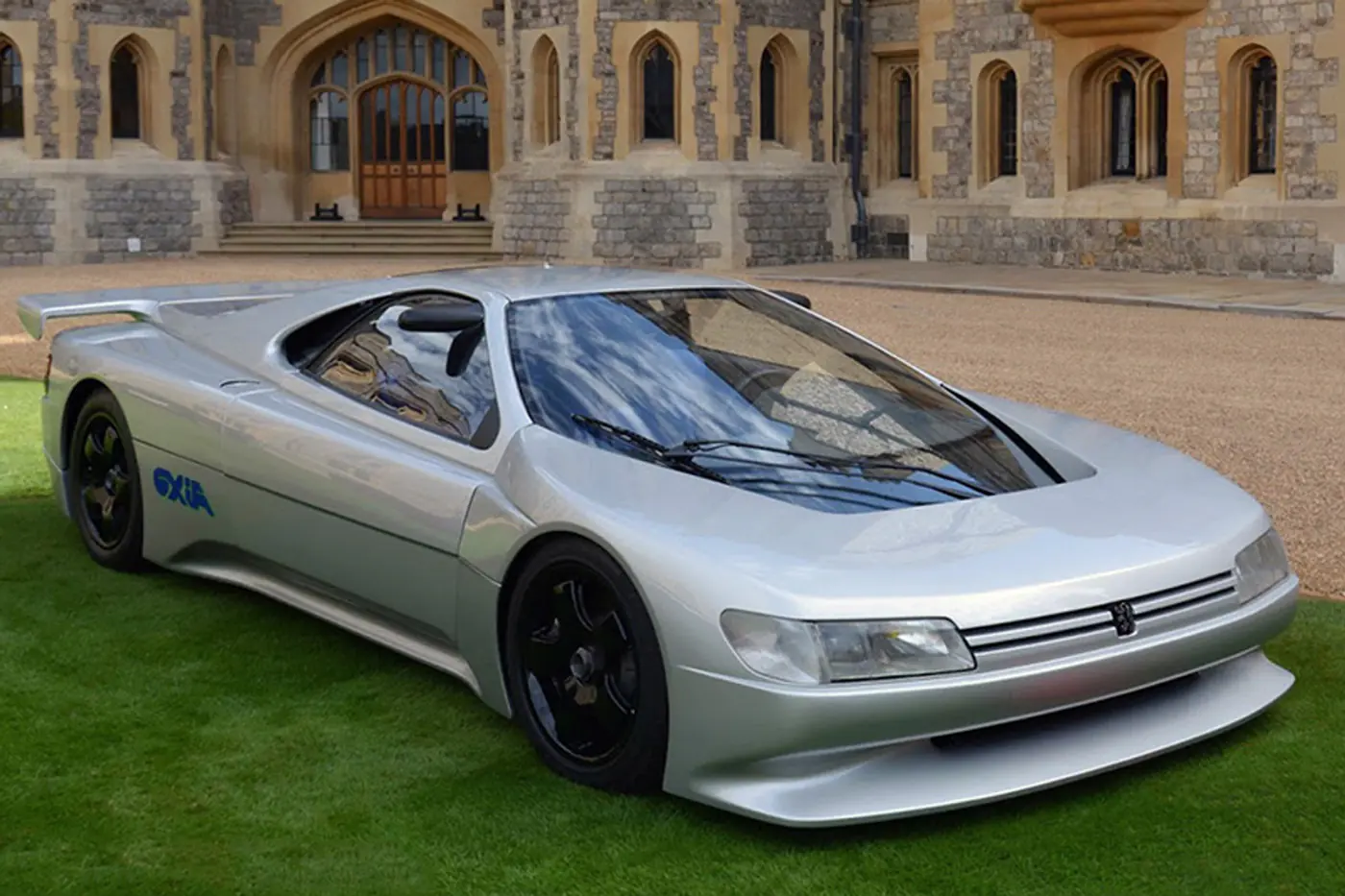 Инженеры Peugeot создали чудо техники, а компания его похоронила: история концепт-кара Oxia