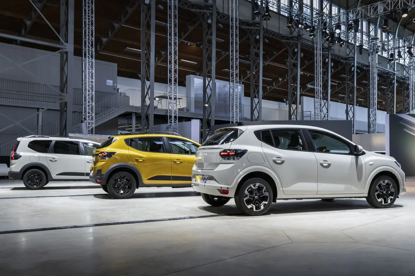 Dacia настоящего и будущего: обновление Logan и Sandero и проект народного электромобиля