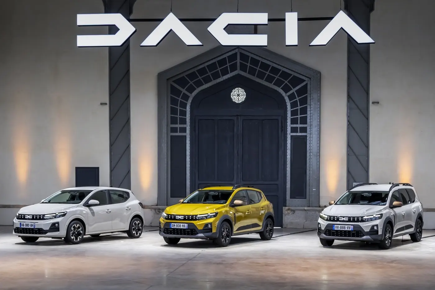 Dacia настоящего и будущего: обновление Logan и Sandero и проект народного электромобиля