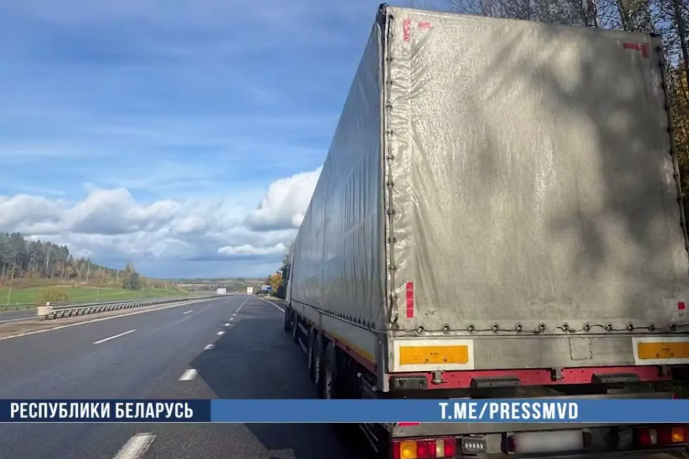 Остановили для проверки, а обнаружили целое состояние: что прятал грузовик под Логойском