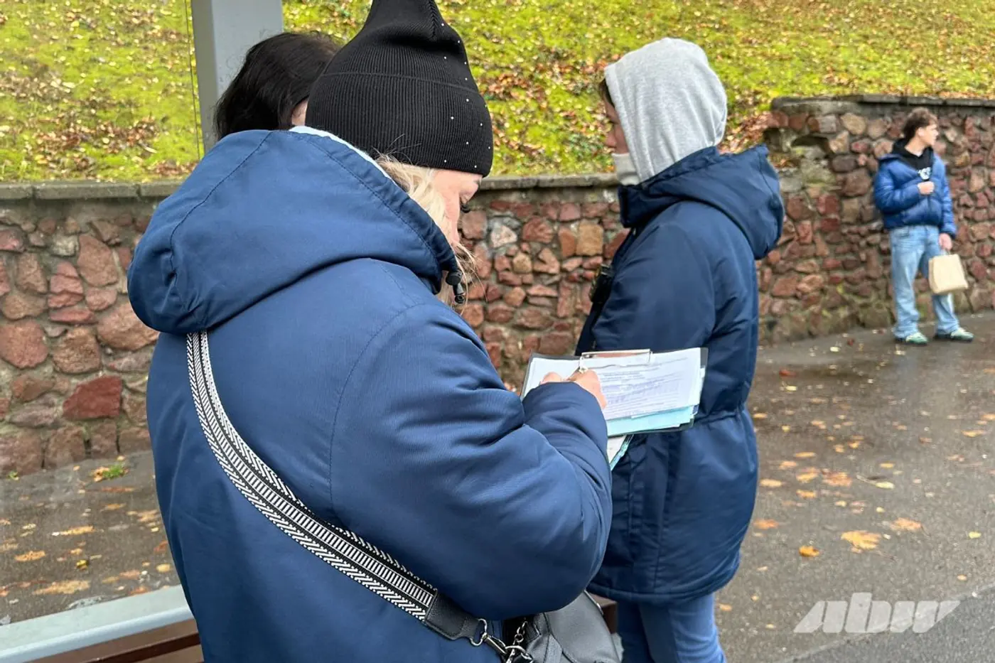 «Мою напарницу однажды ударили кулаком по лицу»: интервью с контролером