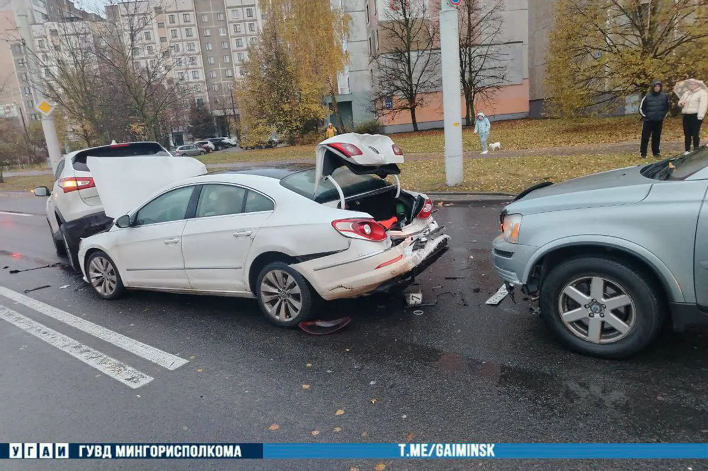 «Паровозик» из автомобилей выстроился на столичной улице