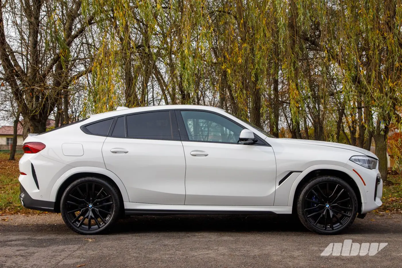 И тонул, и горел, а восстановили дешевле «рынка»: история пригона BMW X6 из США с сюрпризом