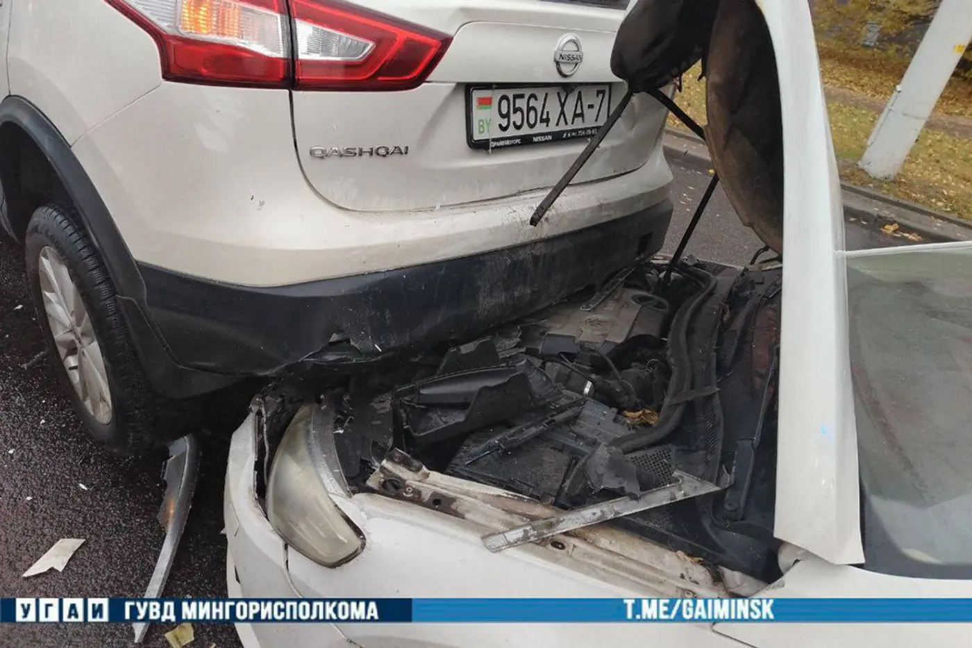 «Паровозик» из автомобилей выстроился на столичной улице