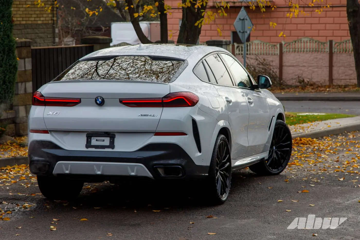 И тонул, и горел, а восстановили дешевле «рынка»: история пригона BMW X6 из США с сюрпризом