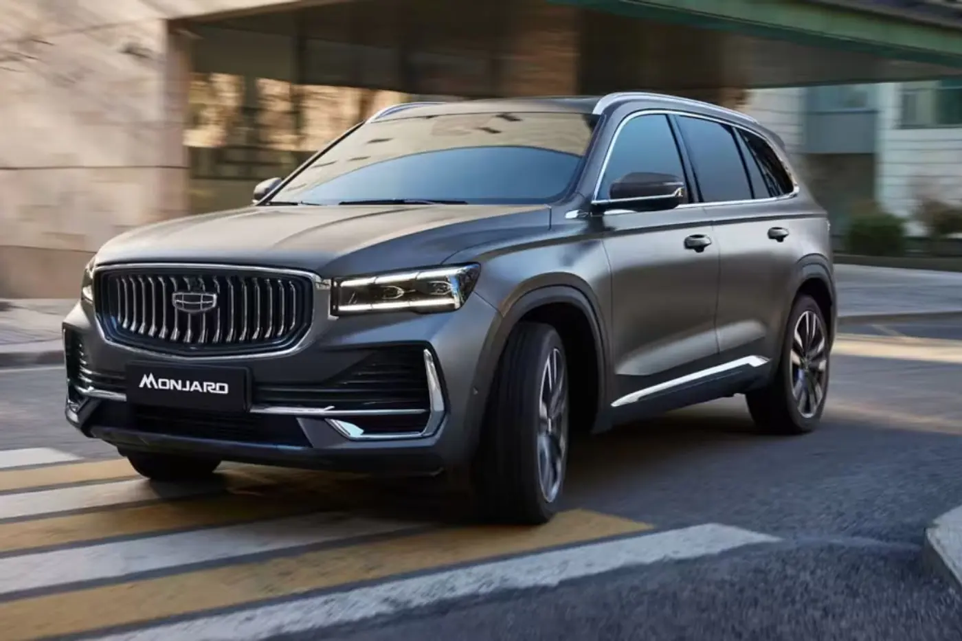 Октябрьские продажи Geely перевалили за 300 тысяч