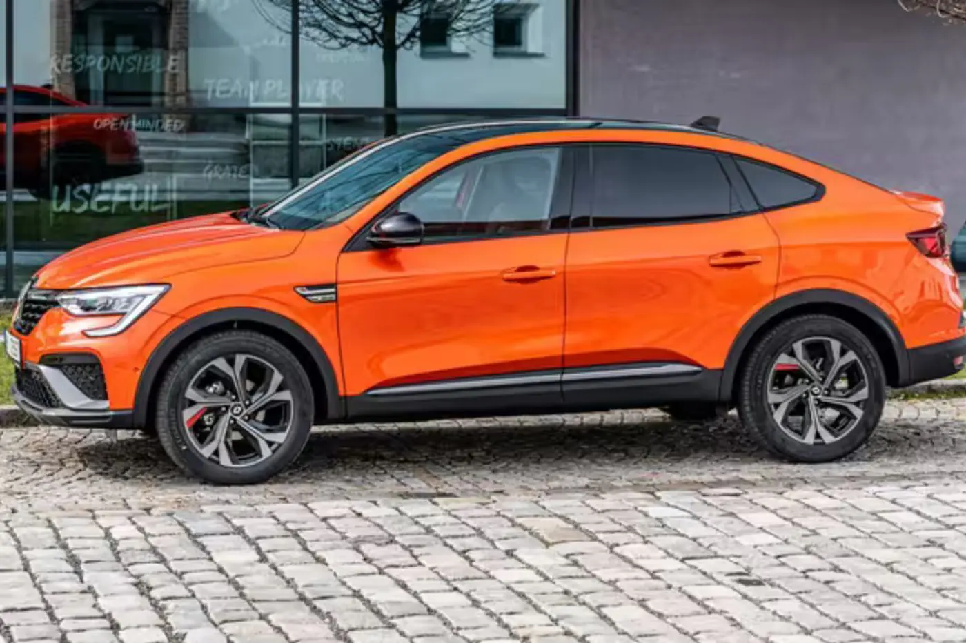 Где теперь берут Renault Arkana для России и почему она дешевле китайцев