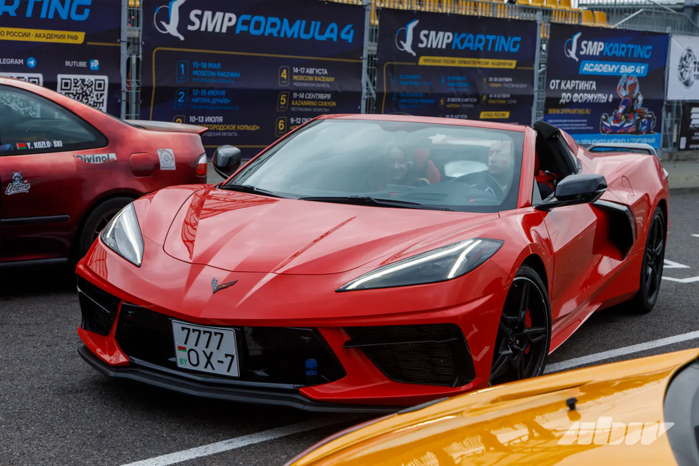 Кто на Boxster, кто на Corvette: смотрите, какие авто приехали на трек-день под Минском