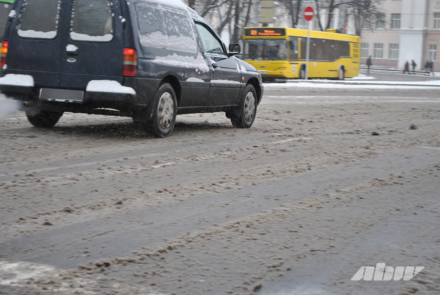 Без соли никак: чем будут посыпать дороги этой зимой