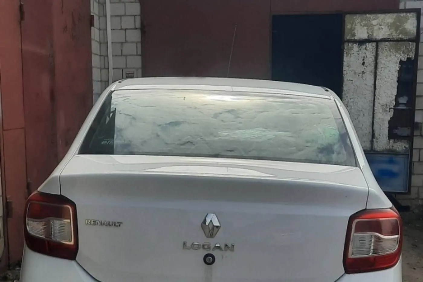 Пьяный автомастер наехал на владельца автомобиля в гаражах: приговор