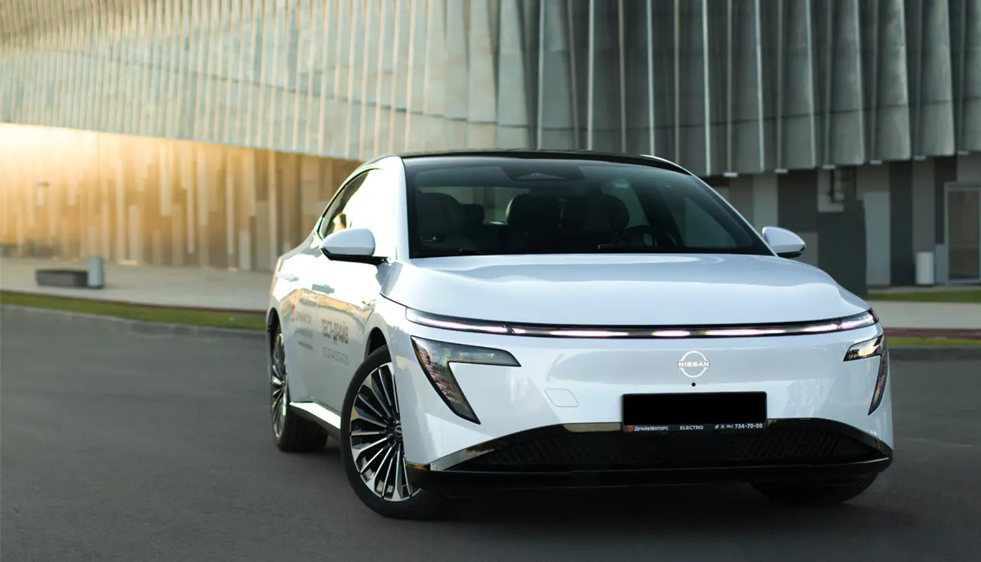 Nissan N7 удивил ценой: электрокар бизнес-класса дешевле 300 рублей в месяц