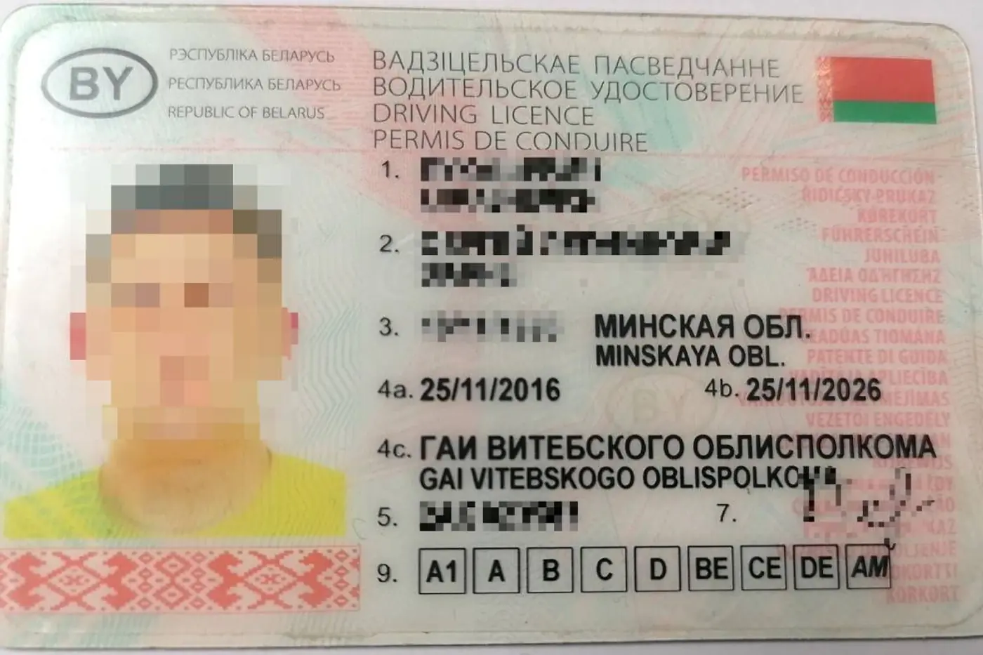 Белорус с поддельными правами работал водителем в Литве