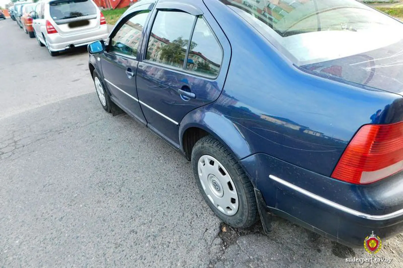 За ночь в Горках повредили четыре автомобиля